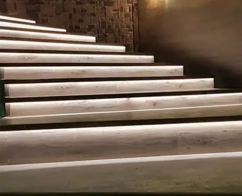 Bandes LED COB dans l'éclairage des escaliers