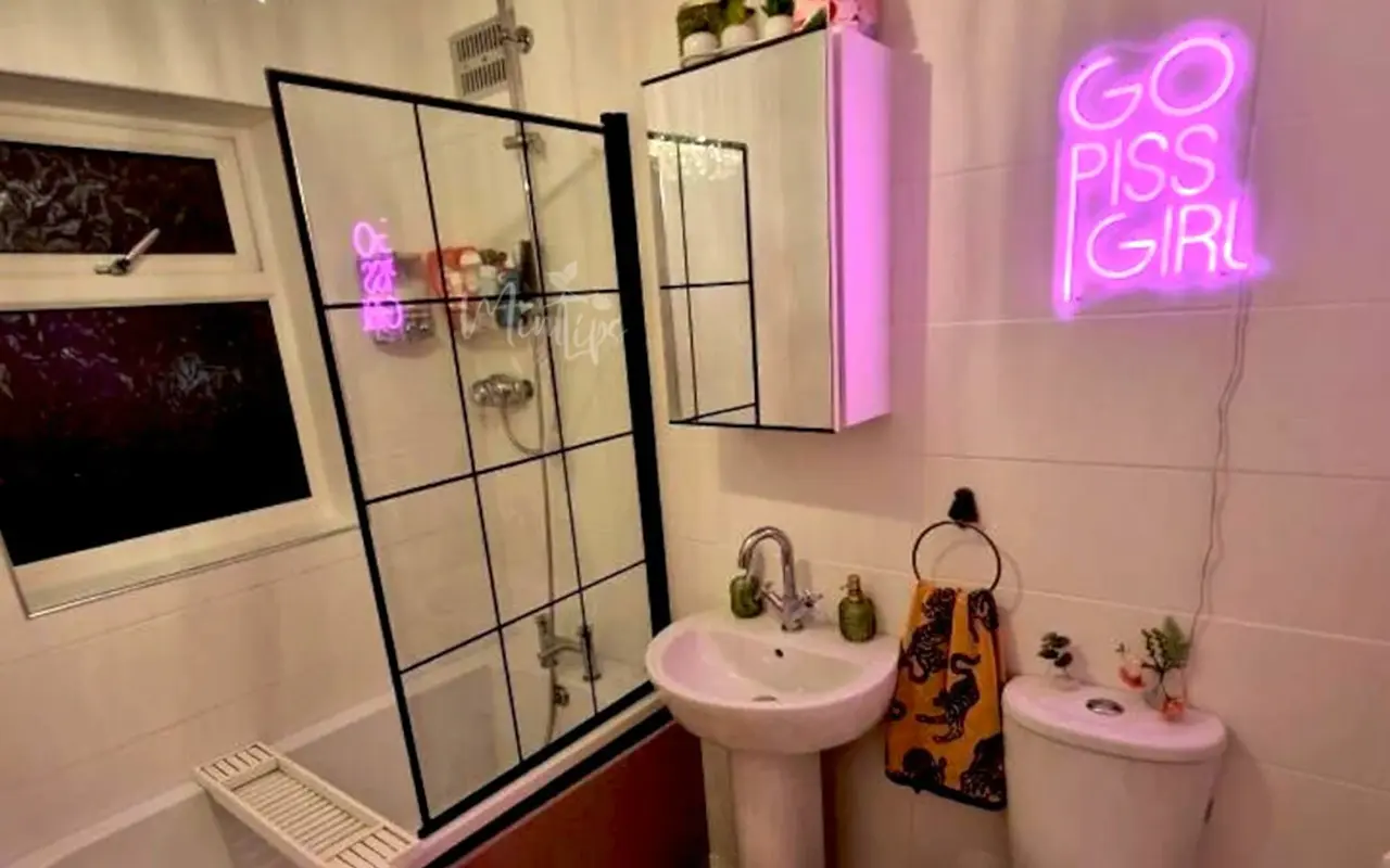 Bathroom Neon Sign Ideas2